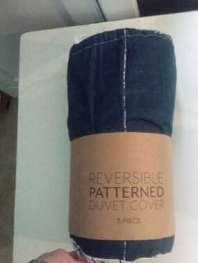 King California King Reversible Duvet Cover 2 Shams New $120 Retail Blue